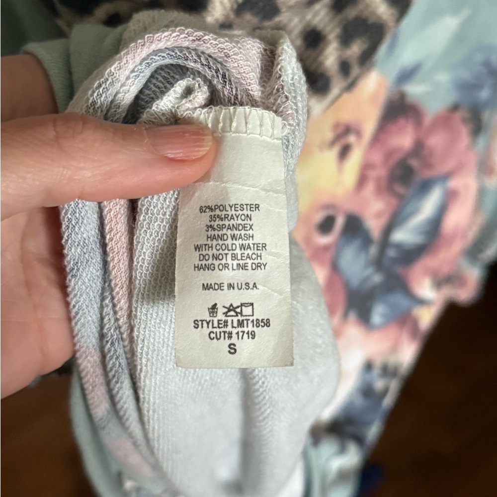 Lovely Melody Floral and Animal Print Women's Hooded Top, Size Small - Picture 5 of 5
